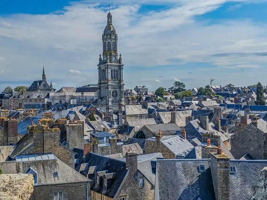 Vue d’Avranches, proche du camping Agon-Coutainville dans la Manche