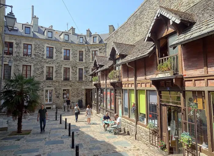 Camping Cherbourg, port de plaisance et bassins vus du ciel