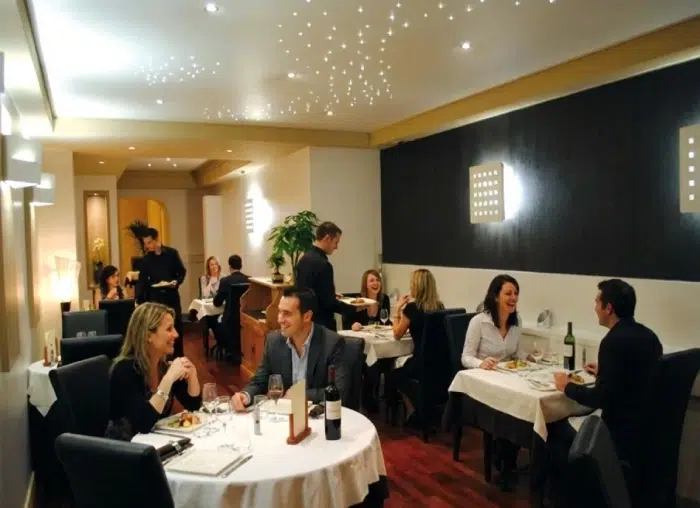 Restaurant Cherbourg Le Pily – salle élégante et ambiance gastronomique (1)