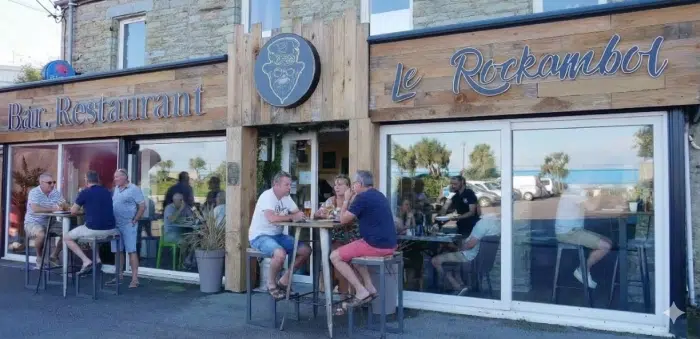 Restaurant Cherbourg Le Rockambol – façade du bar restaurant en bord de mer